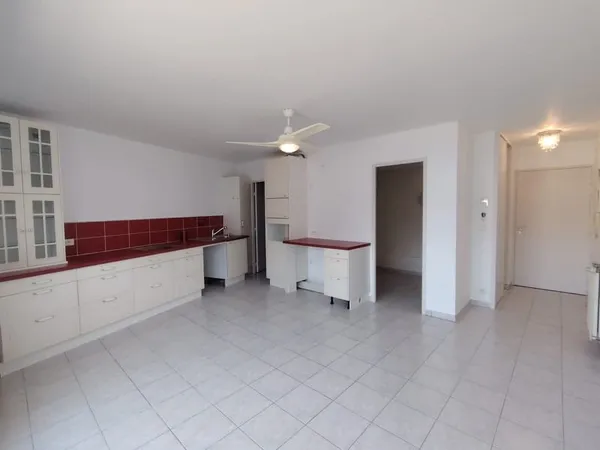 ST JEAN DE LUZ - FARGEOT - STUDIO VIDE