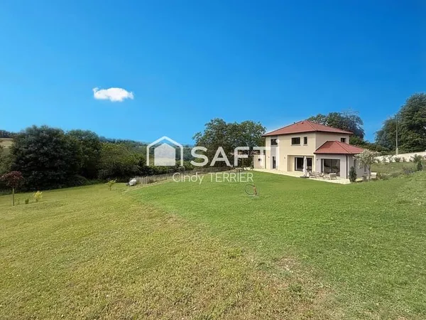 Maison contemporaine au calme