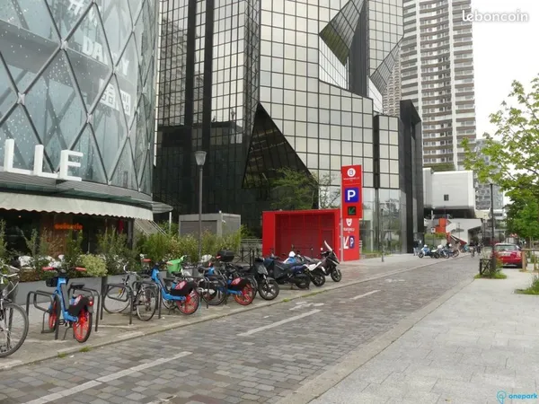 Parking/box 12 m² PARIS 15