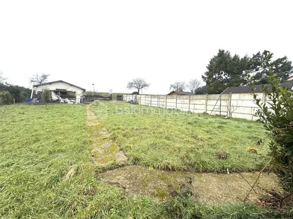 Terrain 409 m²
