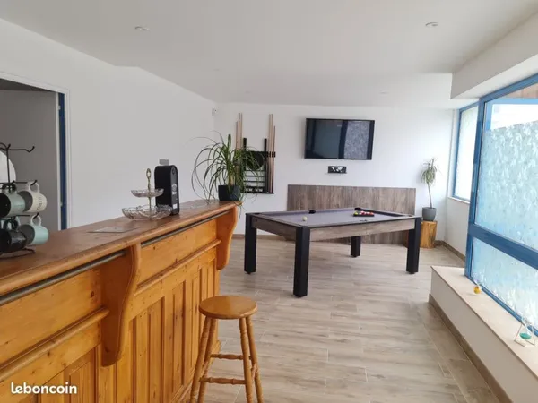 Immeuble + local commercial - 10% rentabilité - 4 lots libres