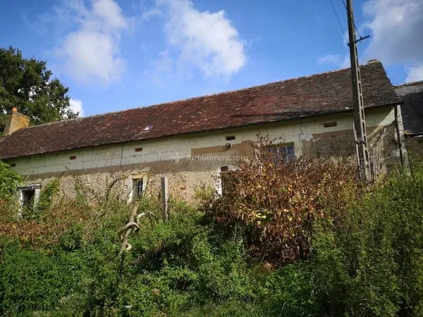 Longère au calme à rénover sur 2,4ha de terrain