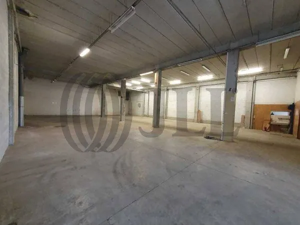 Local d'activité 1186 m²