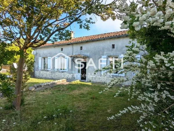 Maison ancienne à finir de restaurer avec terrain