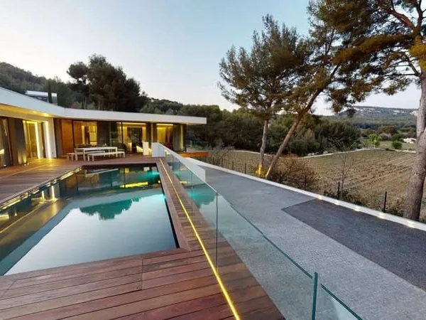 Villa 5 pièces 247 m²