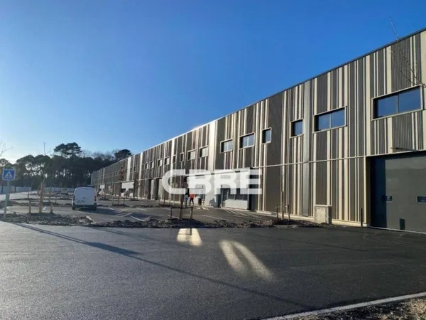Entrepôt 7541 m²