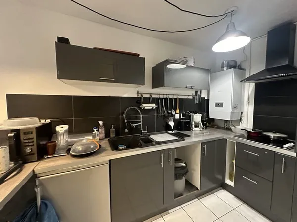 MELUN CHARMANT 2 PIECES MEUBLE EN REZ DE CHAUSSEE AVEC JARDI