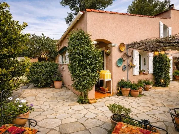 À vendre Maison T4 pièces avec piscine Éoures, Marseille