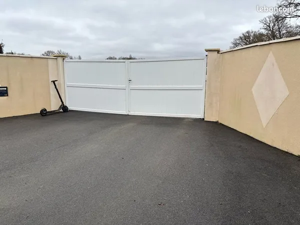 Loue un emplacement sur mon terrain pour mettre une caravane