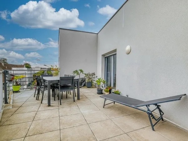 A MEAUX secteur recherché (secteur hôpital), appartement récent 3ème et dernier étage, 4 pièces 70 m