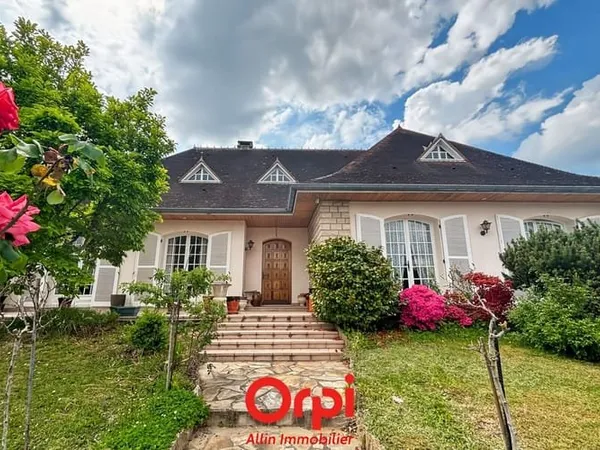 Maison 5 pièces 145 m²