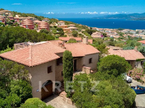 Villa de charme au coeur d'un domaine luxuriant