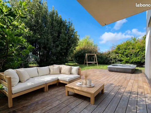 Appartement de 2014 - JARDIN PRIVATIF de 270m² -2pl de parking