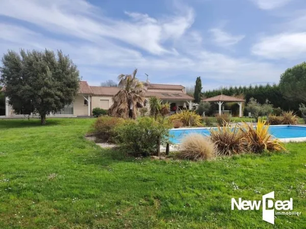 GRANDE VILLA CONTEMPORAINE DE PLAIN-PIED