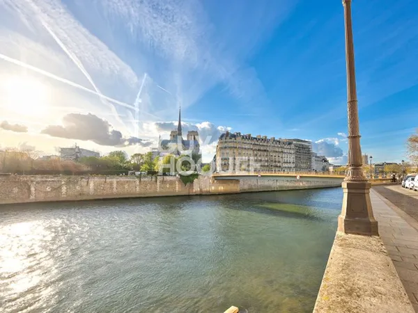 APPARTEMENT DEUX PIECES DE 42 m2 - ILE ST.LOUIS