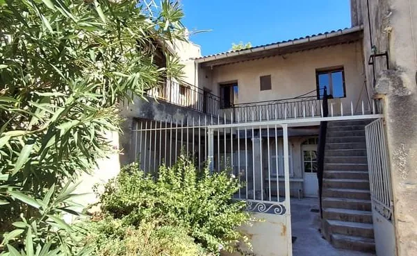 Exclusivité - Maison de village de 90m² + dependances - La Garde Adhemar