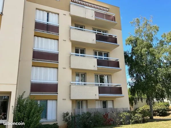 Studio 1 pièce 28 m²