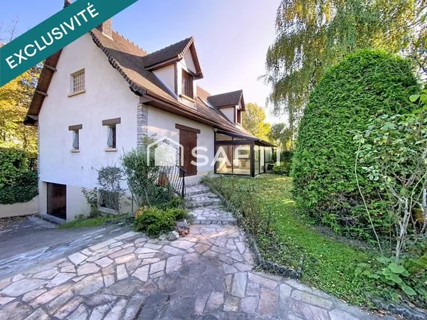 Maison Familiale individuelle- Grand salon / séjour donnant sur jardin