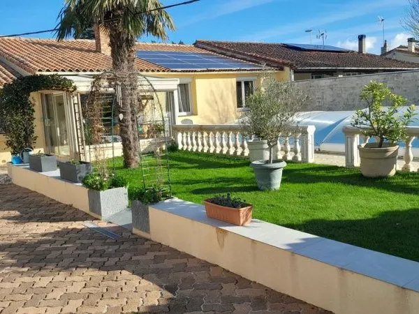 MAISON AVEC PISCINE