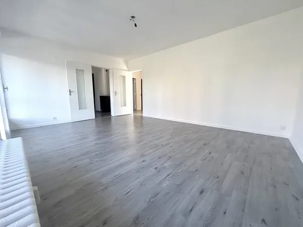 Appartement 90m2 3 chambres loggia cave
