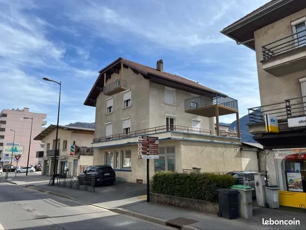 Immeuble 10 pièces 271 m²