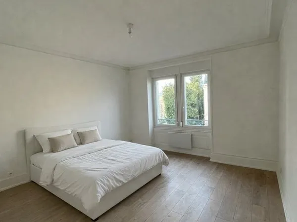 APPARTEMENT F4 82 M2