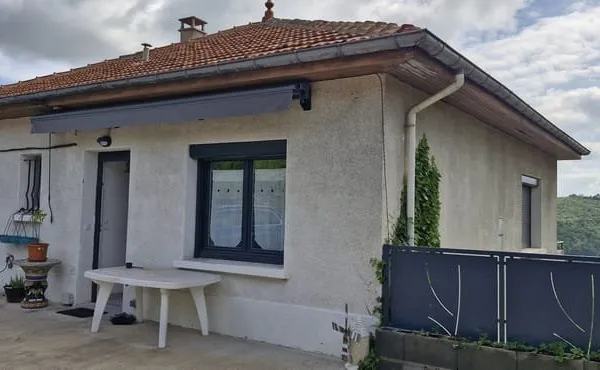 Saint-Genest-Lerpt Maison 86 m2