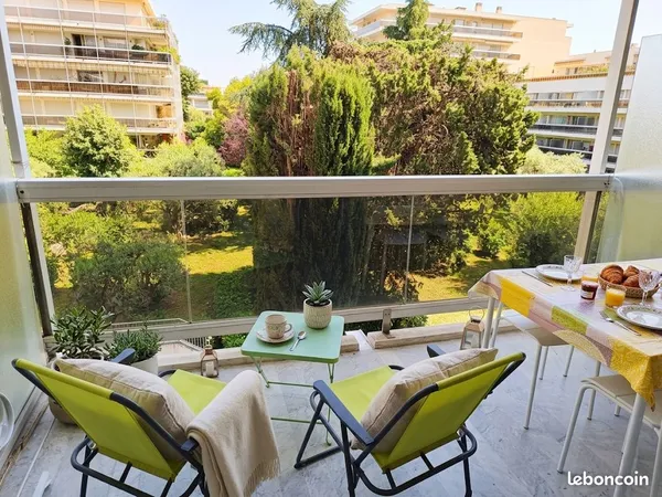 ETUDIANT UNIQUEMENT : 31 m2 climatisé au calme Juan Les Pins