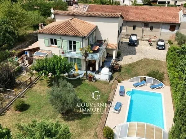 Magnifique et spacieuse villa dans un cadre incroyable