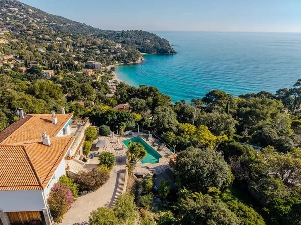 Maison 5 pièces 255 m²