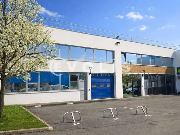 Local d'activité 407 m²