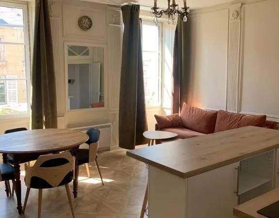 Grand T1 Ttes Charges comprises PLEIN CENTRE