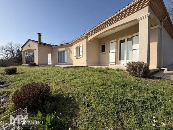 LE FLEIX : Maison avec vue panoramique