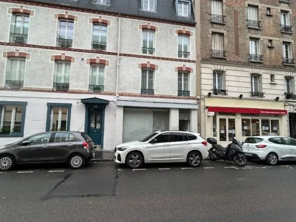 Local commercial 136 m²