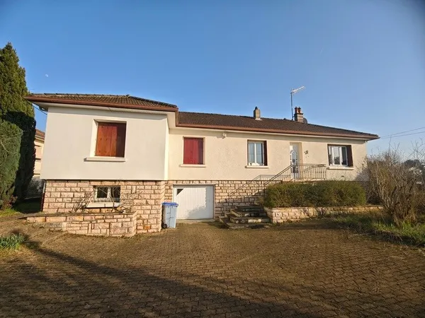 Maison 6 pièces - 110 m² habitables + grand sous‑sol - Terrain 1340 m² - Foucherans (39100)