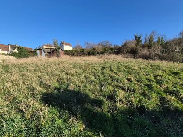 Terrain 621 m²