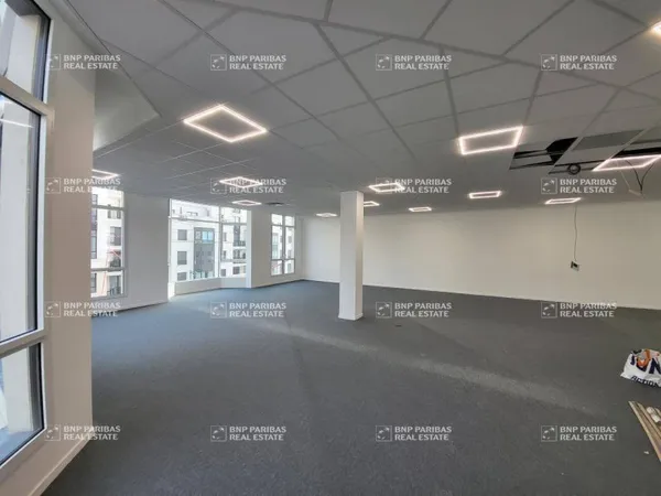 Bureaux 365 m²