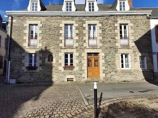 Superbe maison de maître -10 pièces -280 m² -fort potentiel investisseurs