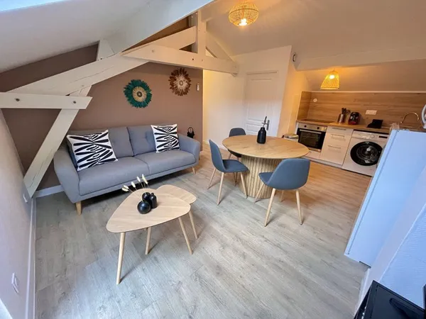 Superbe T3 meublé de 40,46 m², disponible dès le 1er novembre 2024, à 100 mètres de la gare !