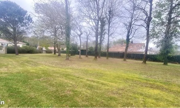 Terrain constructible au calme