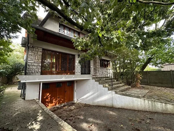 Maison 5 pièces 204 m²