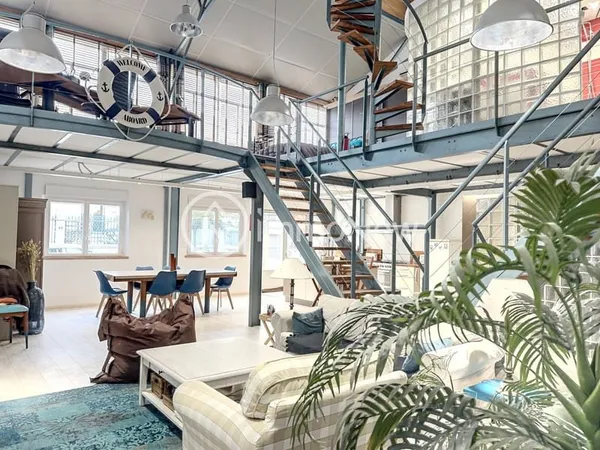 Loft de 157 m2 au calme