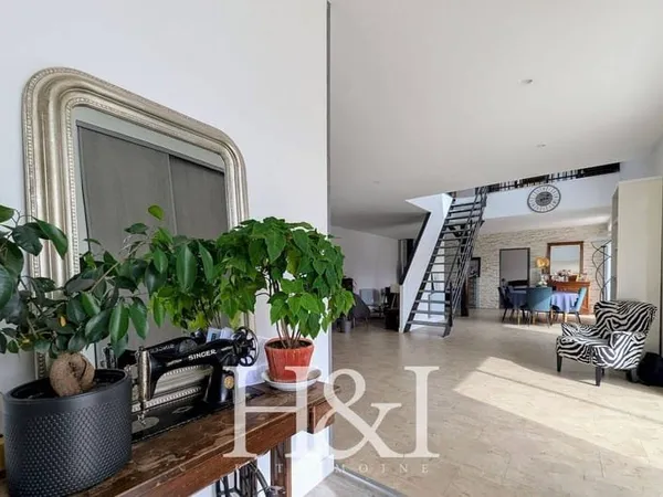 Maison 5 pièces 200 m²