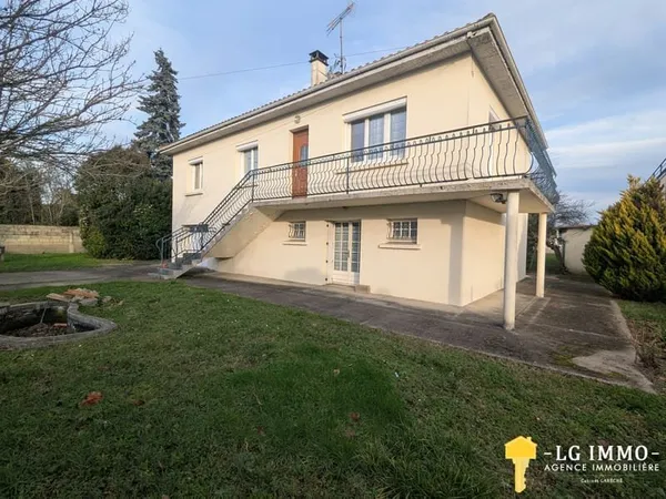 MAISON SUR SOUS SOL AU COEUR DE JONZAC