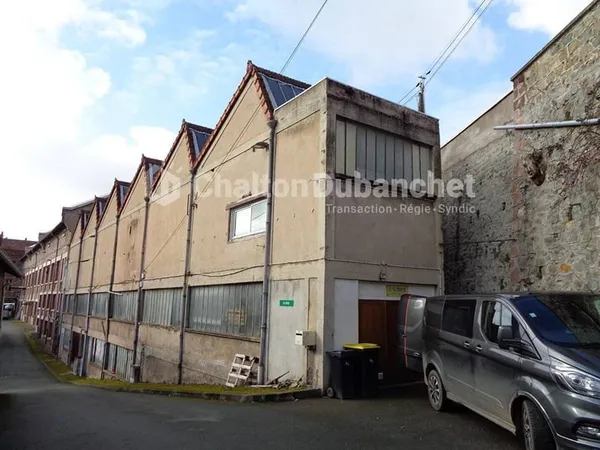 Entrepôt 300 m²