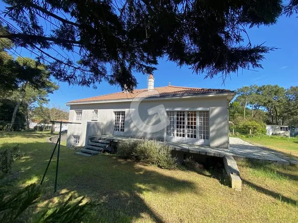 MAISON 8 PIECES 220 M² A VENDRE LA TRANCHE SUR MER