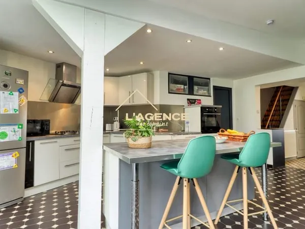 Maison 7 pièces 215 m²