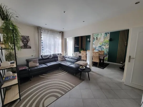 Pavillon 91m2 environ, 3 chambres et 1 jardin!