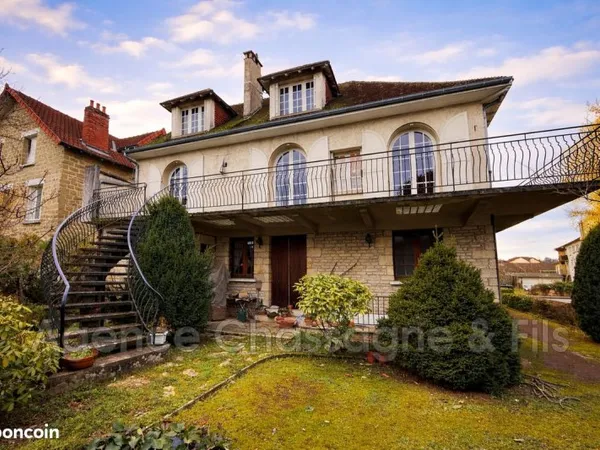 Maison 220 m² Brive-la-Gaillarde