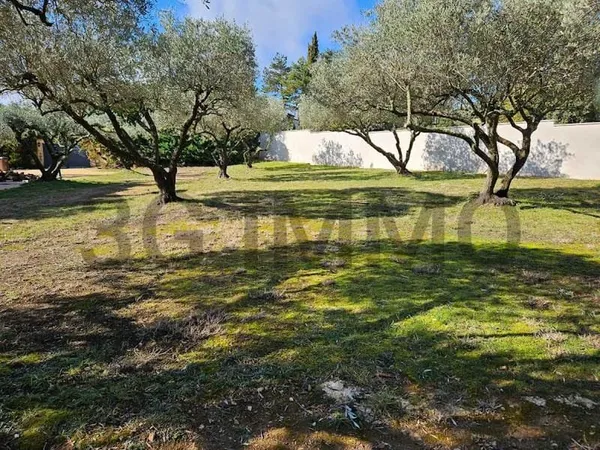 Terrain 960 m²